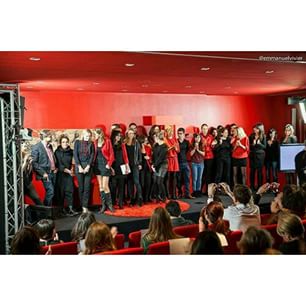 Un an déjà : L' équipe TEDxChampsElyséeWomen 2013 on stage . Photo Emmanuel Vivier #UnAnDéjà #TEDxceWomen #instagram